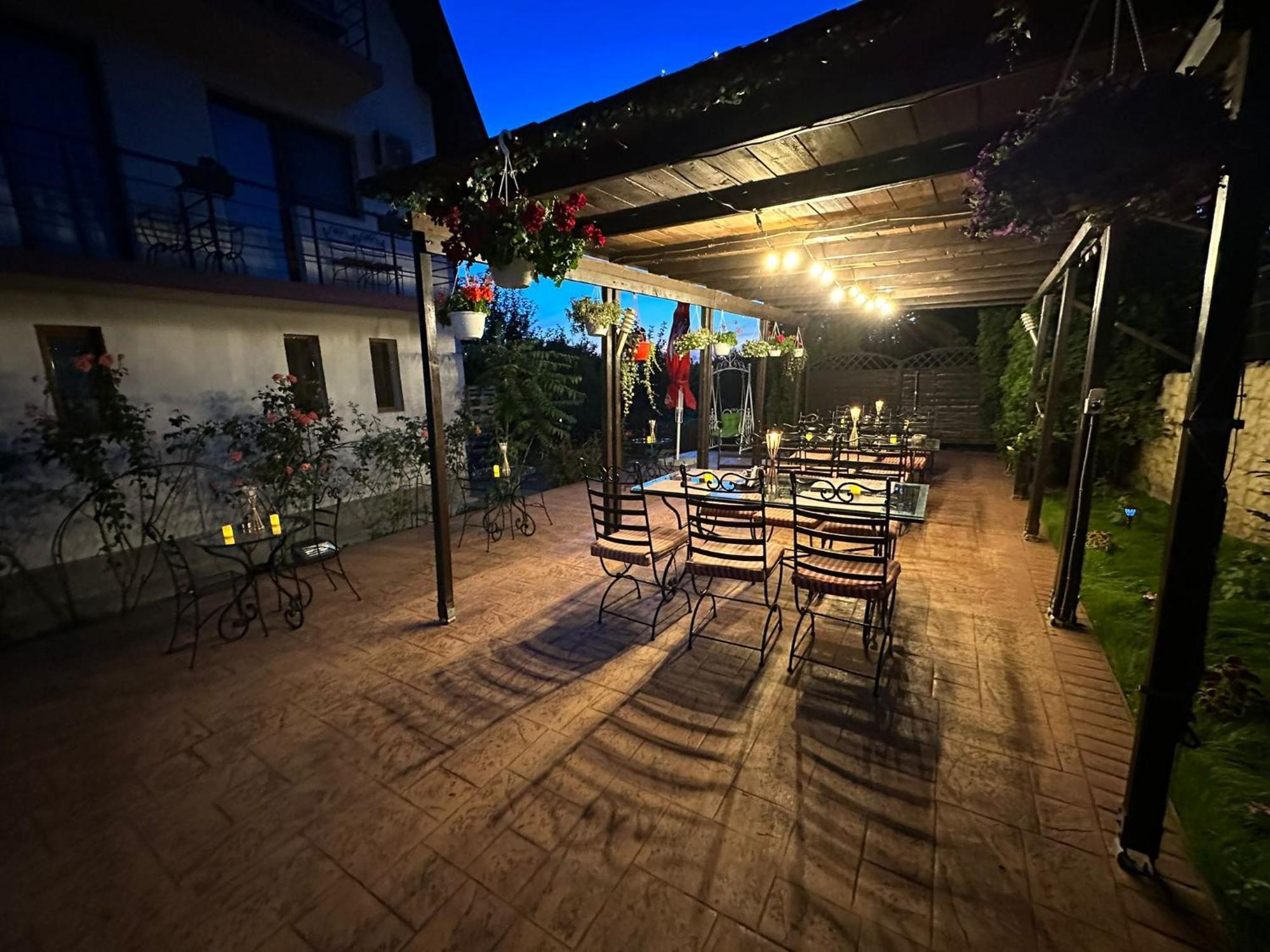 Shamrock Inn Iasi Extérieur photo