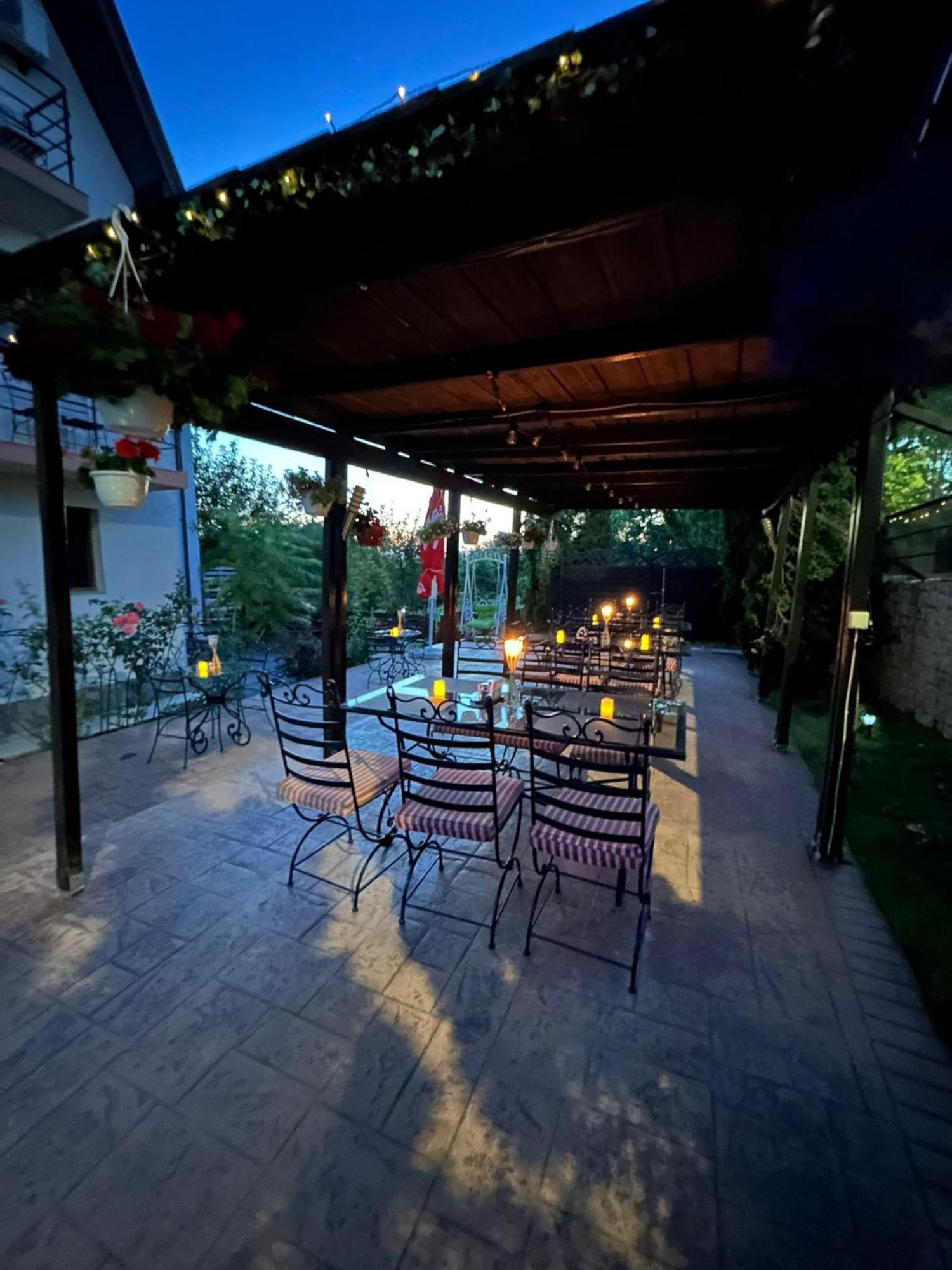 Shamrock Inn Iasi Extérieur photo