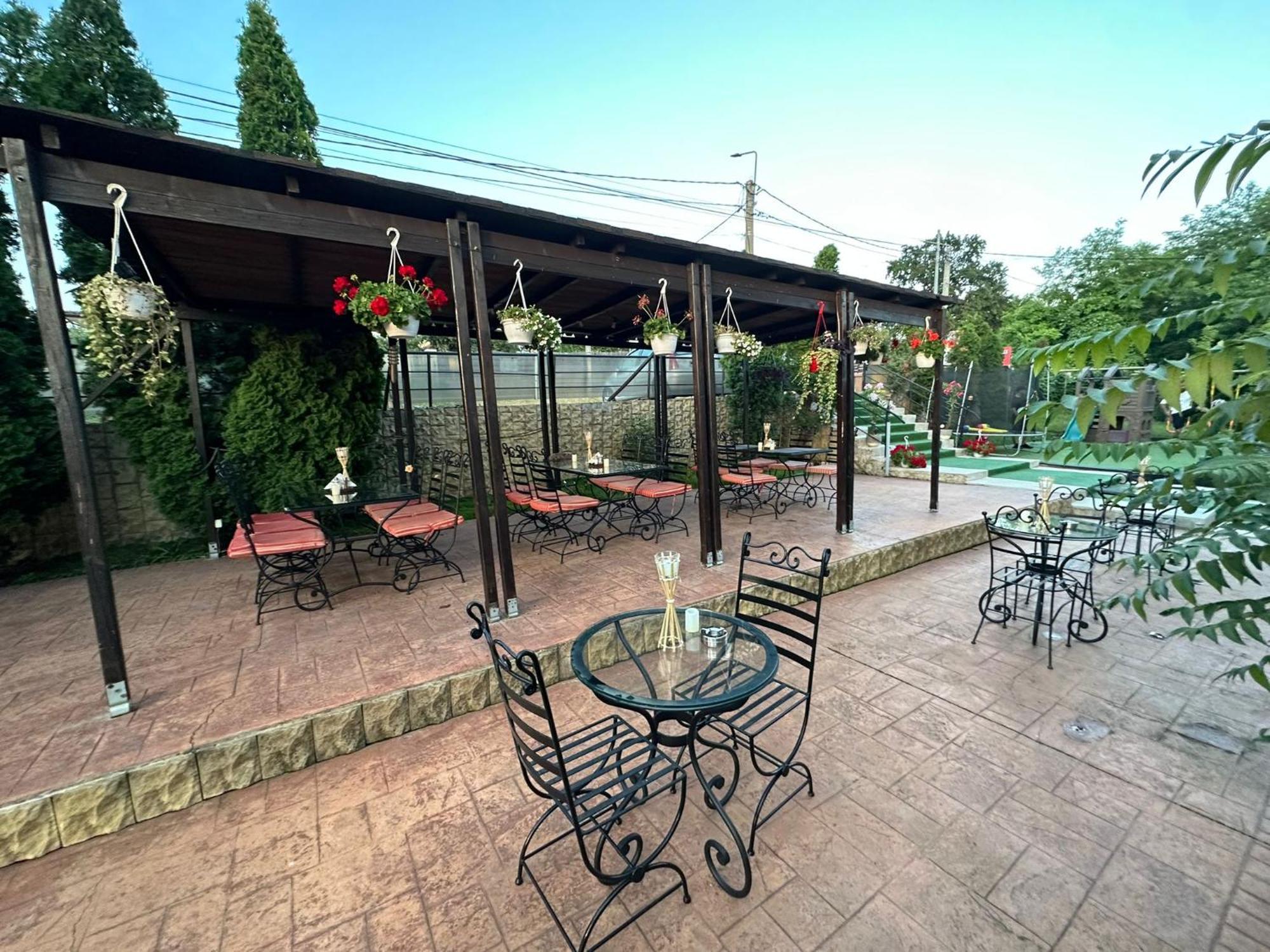 Shamrock Inn Iasi Extérieur photo